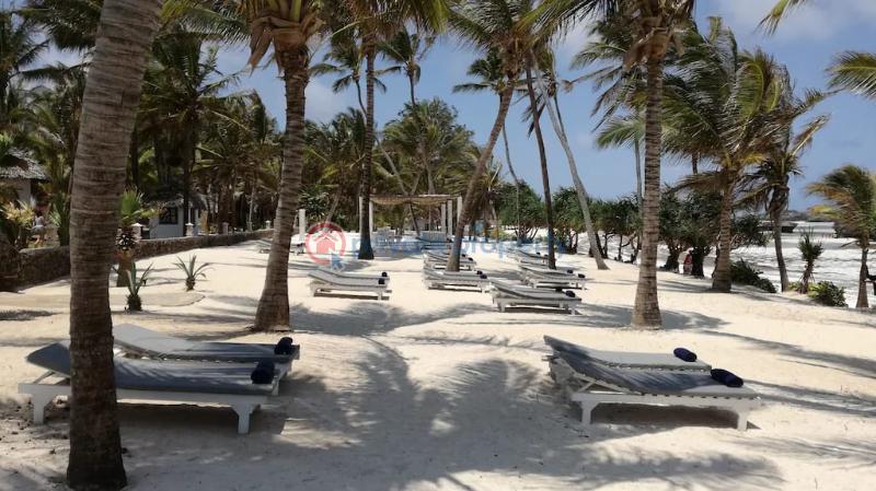 Hotel / Guest House For Sale Jacaranda Beach. Watamu Kilifi - 7