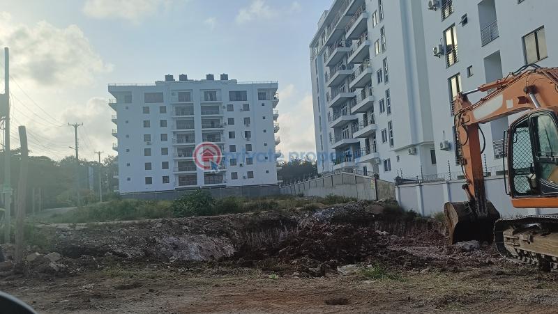 2 bedroom Apartment For Sale 2nd Row From The Beach Nyali Mombasa - 1