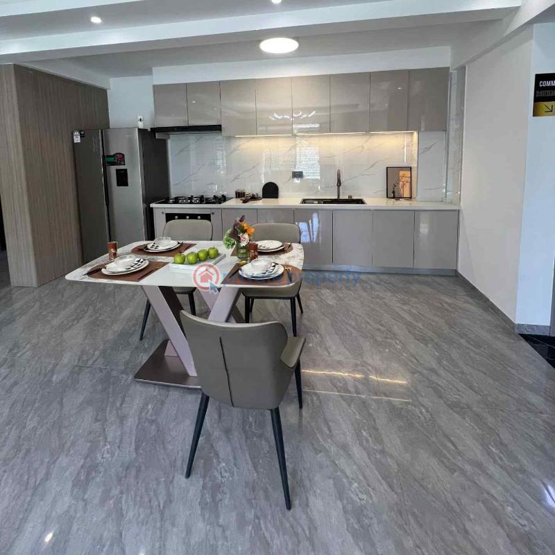 3 bedroom Apartment For Sale Mandera Road Near Kileleshwa Police Station. Nairobi - 11