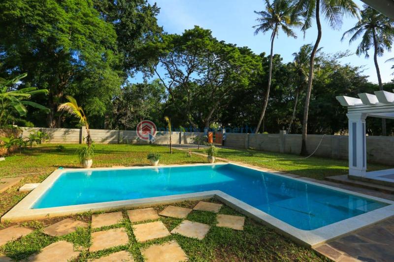 3 bedroom Detached Bungalow For Sale Mtwapa La Marina Mtwapa Kilifi - 1