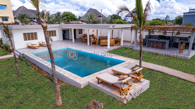 3 bedroom House For Sale Ocean Front Watamu Kilifi - 0