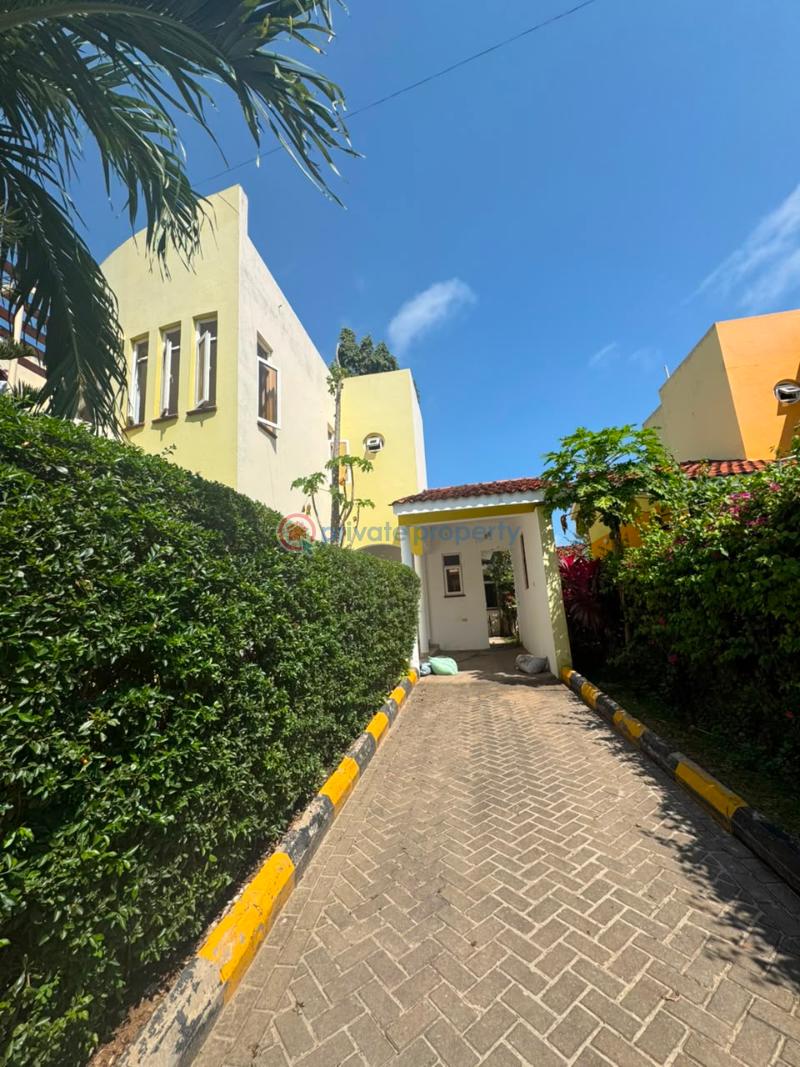 4 bedroom Townhouse For Sale Links Road Mombasa Nyali  - 3