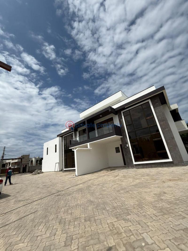 4 bedroom Detached Duplex For Sale Twiga Road Nyali Mkomani Mombasa - 1