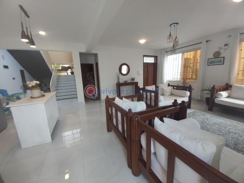 4 bedroom Townhouse For Sale Zawadi Jcc Church Bamburi Mombasa - 1