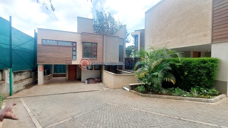 4 bedroom Townhouse For Sale Off Convent Drive Near Lavington Green Shopping Mall. Nairobi - 0