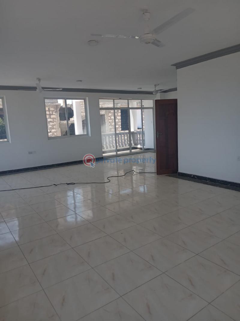 4 bedroom House For Sale Bamburi Utange near Braeburn International School Bamburi Mombasa - 11