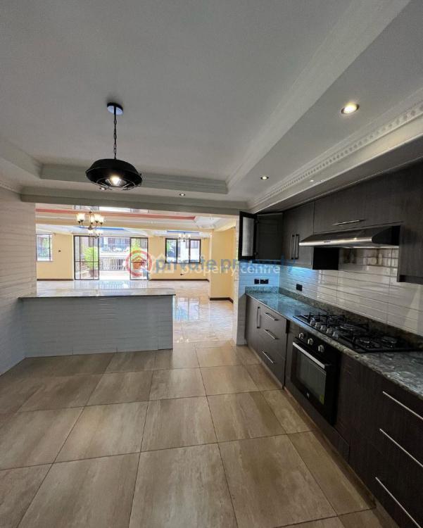 5 bedroom Townhouse For Sale Lavington Nairobi - 5