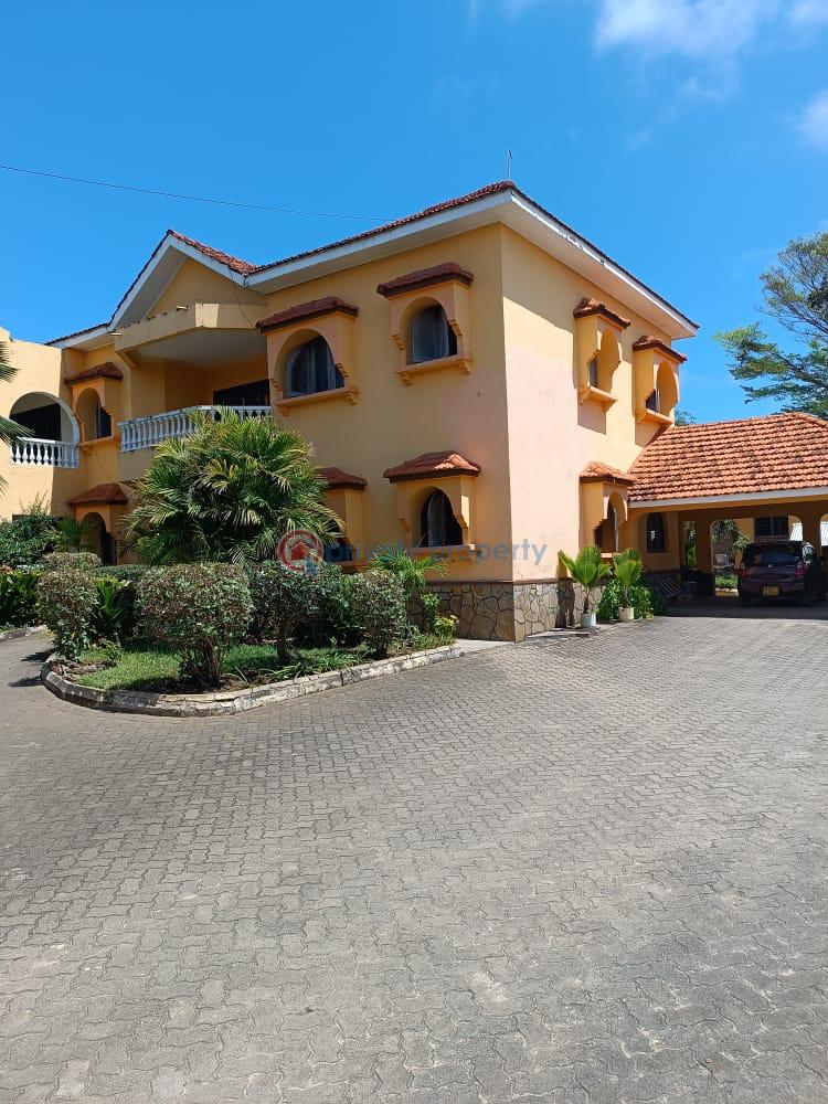 10 bedroom Commercial Property For Sale Links Road Nyali Mombasa  - 3