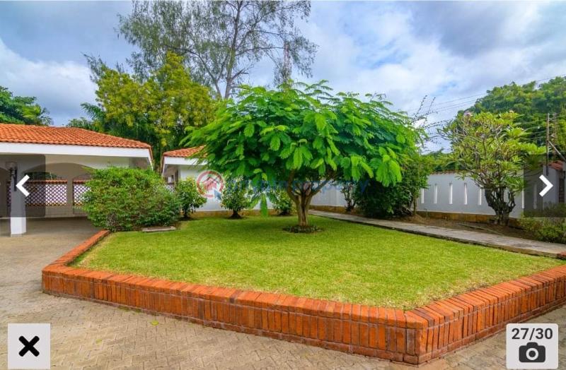 5 bedroom House For Sale Near Mombasa Beach Hotel Nyali  - 1