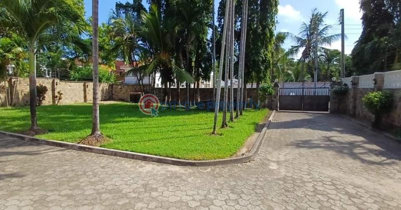 5 bedroom House For Sale Subaru Opp Simba Road Nyali Mombasa - 2