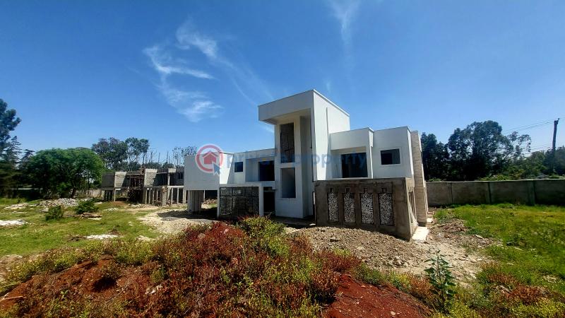 5 bedroom Townhouse For Sale Off Langata Road Nairobi Karen  - 1