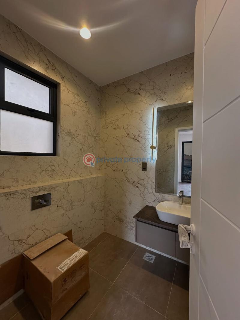 6 bedroom Townhouse For Sale James Gichuru Road Lavington Nairobi - 15