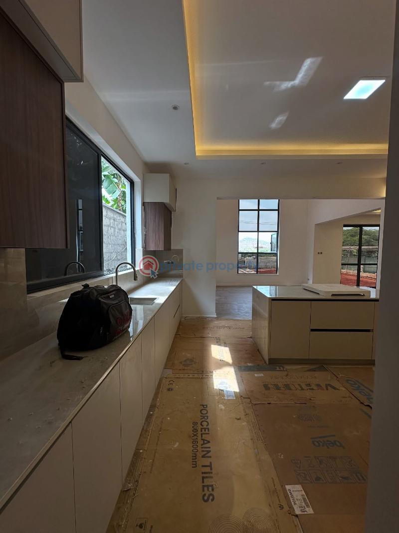 6 bedroom Townhouse For Sale James Gichuru Road Lavington Nairobi - 4