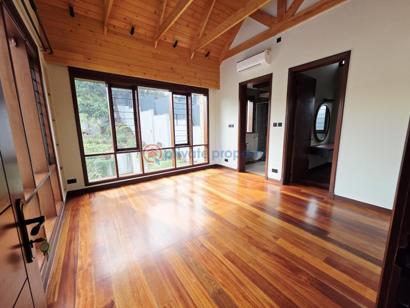 5 bedroom Townhouse For Sale Runda Westlands Nairobi - 1