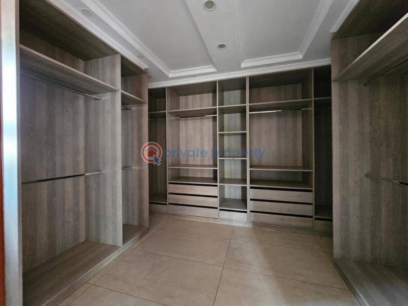 6 bedroom Townhouse For Sale Off James Gichuru Road Near Lavington Green Shopping Mall. Nairobi - 13