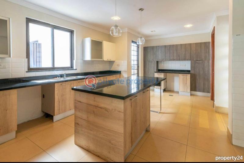 5 bedroom House For Sale Nairobi Karen  - 11