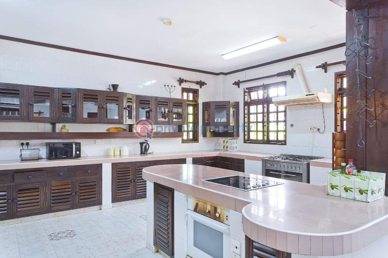 5 bedroom House For Sale Shanzu Mombasa - 2