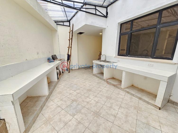 5 bedroom House For Sale Spring Valley Nairobi - 1