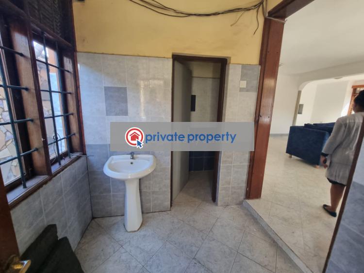 5 bedroom House For Sale &nbsp;hs67 Bombolulu Nyali Mombasa - 2