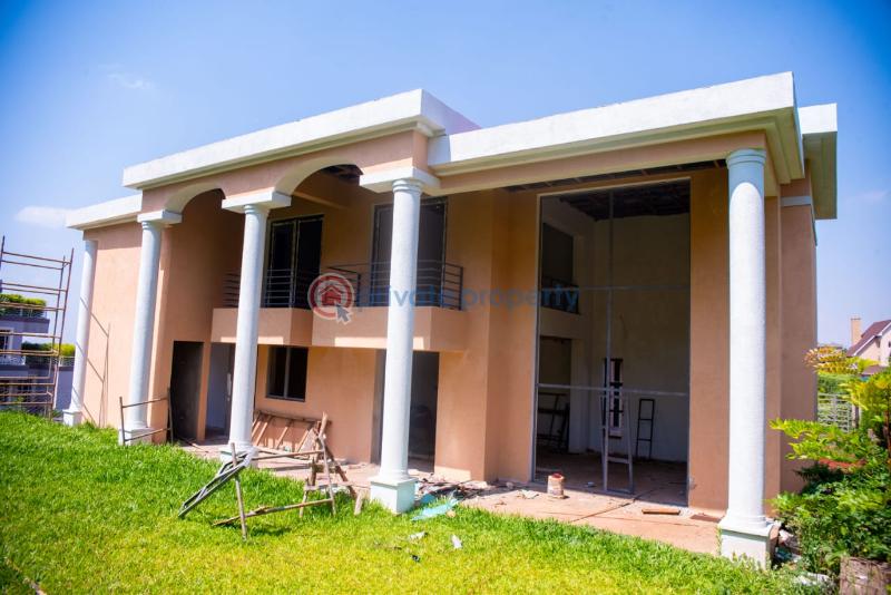 6 bedroom Townhouse For Sale Riabai Kiambu Migaa Golf Est Riabai Kiambu - 1