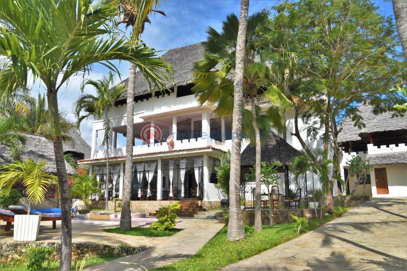 6 bedroom House Short let Papa Remo Ocean Front Watamu Kilifi - 1