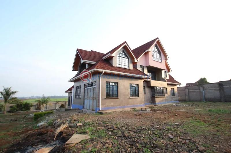 6 bedroom House For Sale Touching Kiambu Road. Runda Westlands Nairobi - 1