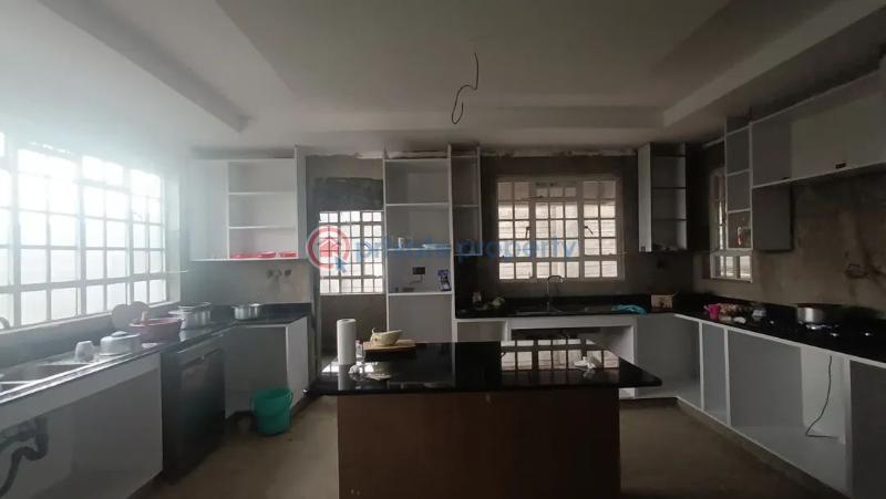 6 bedroom House For Sale Kiambu Road Nairobi Central  - 5