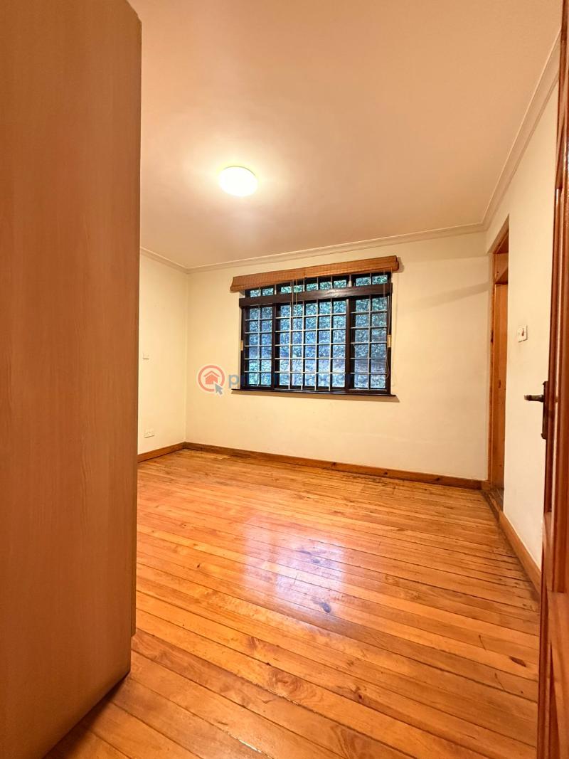 7 bedroom Townhouse For Sale Runda Estate Westlands Nairobi - 5