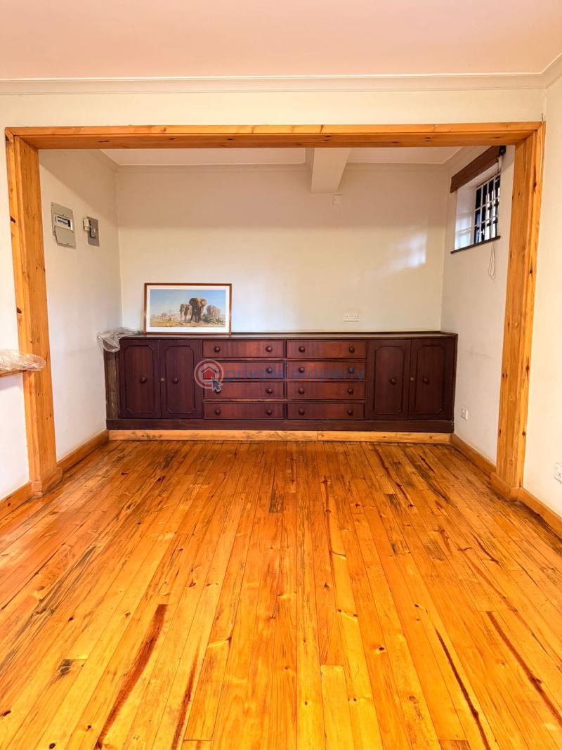 7 bedroom Townhouse For Sale Runda Estate Westlands Nairobi - 4