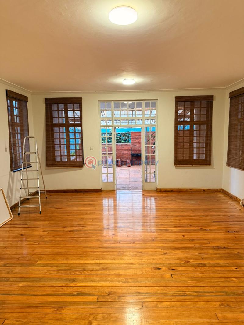 7 bedroom Townhouse For Sale Runda Estate Westlands Nairobi - 3
