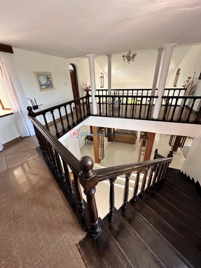7 bedroom House For Sale Nyali Mombasa  - 7