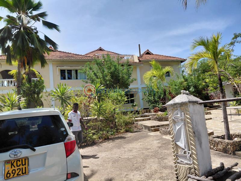 7 bedroom House For Sale Watamu Area Ocean Front Watamu Kilifi - 1
