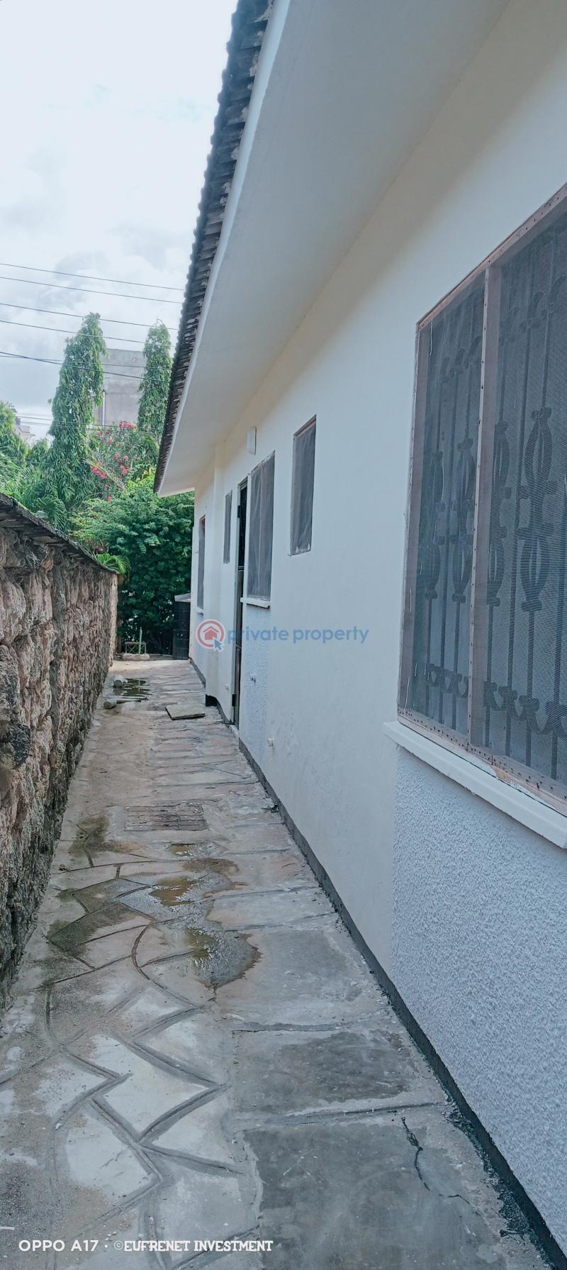 3 bedroom House For Sale Vescon mtambo Road Bamburi Mombasa - 8