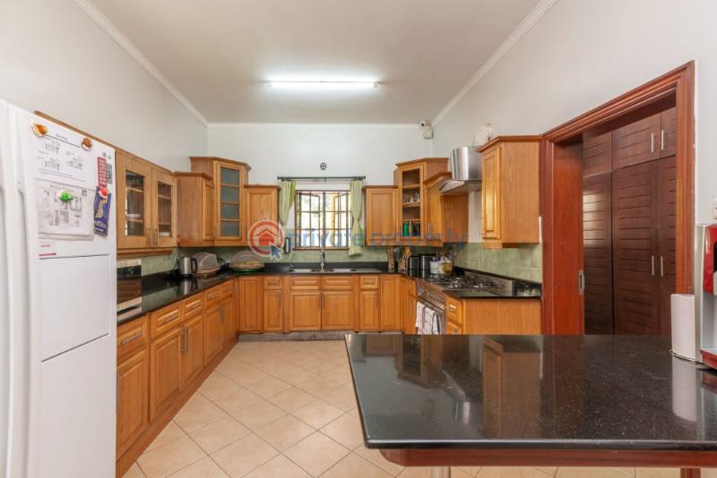 6 bedroom House For Sale Karen Nairobi - 6