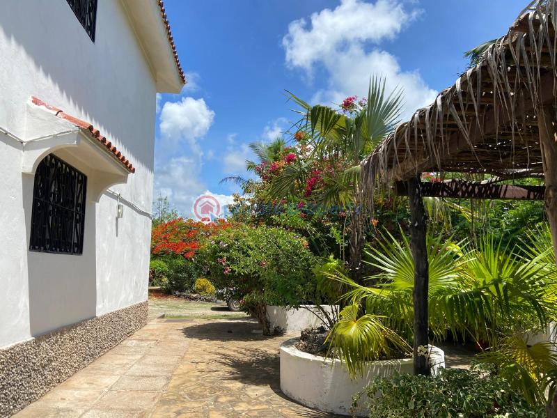 3 bedroom House For Sale Kuruwitu Beach Shimo La Tewa Kilifi - 1