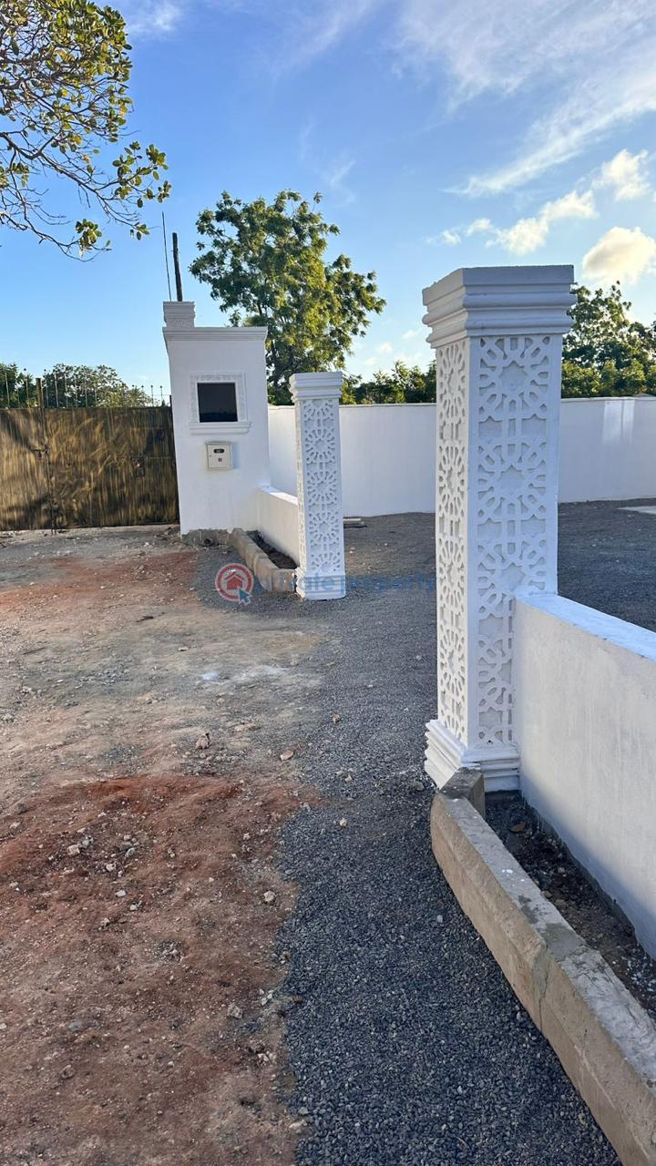 3 bedroom Detached Bungalow For Sale Rozy Hotel Area Tezo Kilifi  - 3