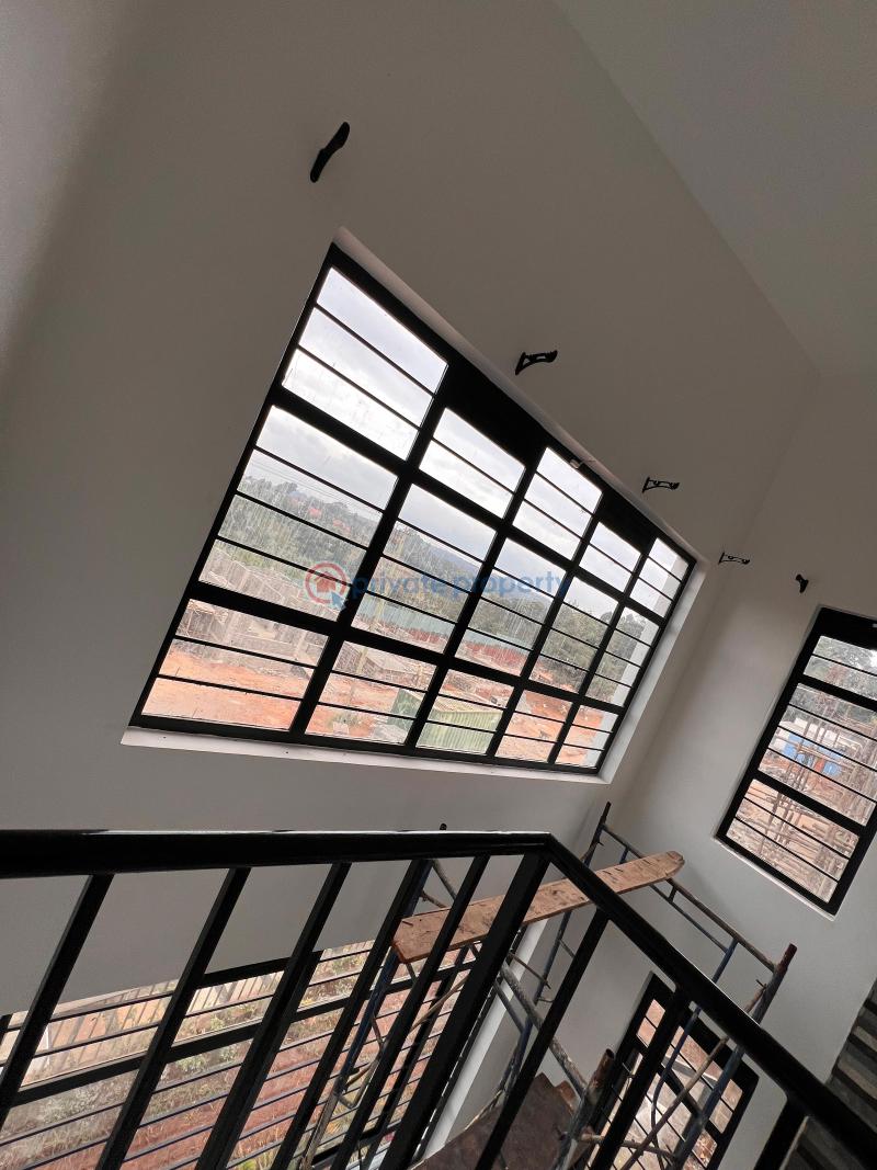 5 bedroom House For Sale 200meters From Muhuri Road Kikuyu. Kiambu - 18