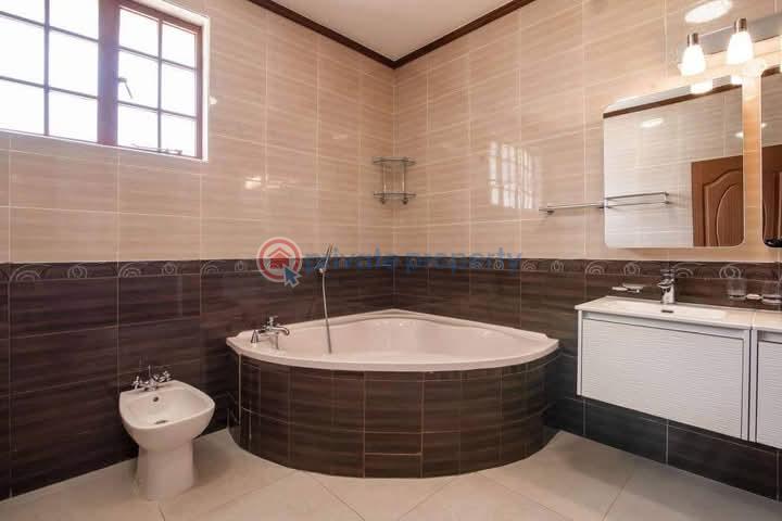 7 bedroom Townhouse For Rent Karen Nairobi - 14