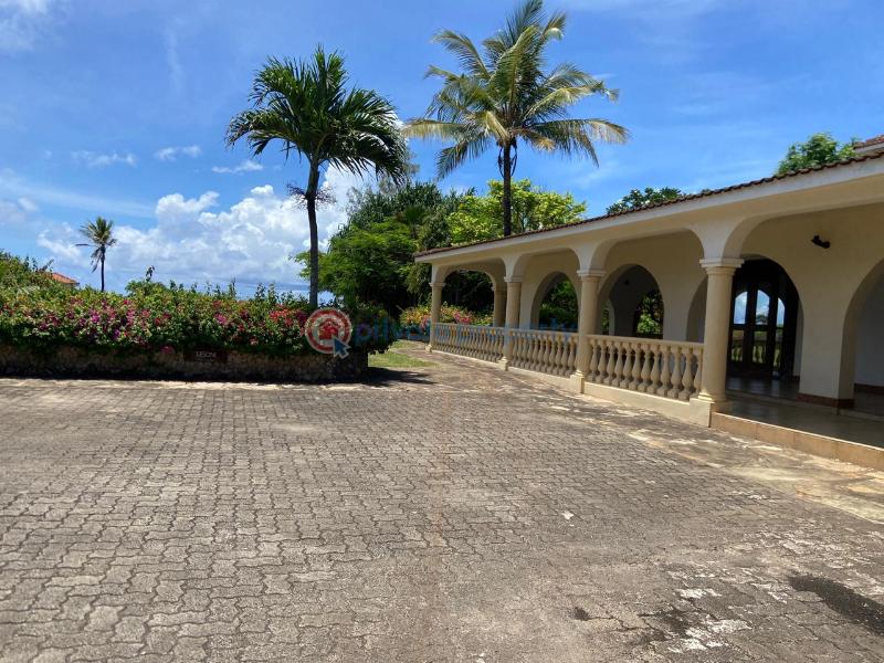 6 bedroom House For Sale Kuruwitu Beach Shimo La Tewa Kilifi - 0