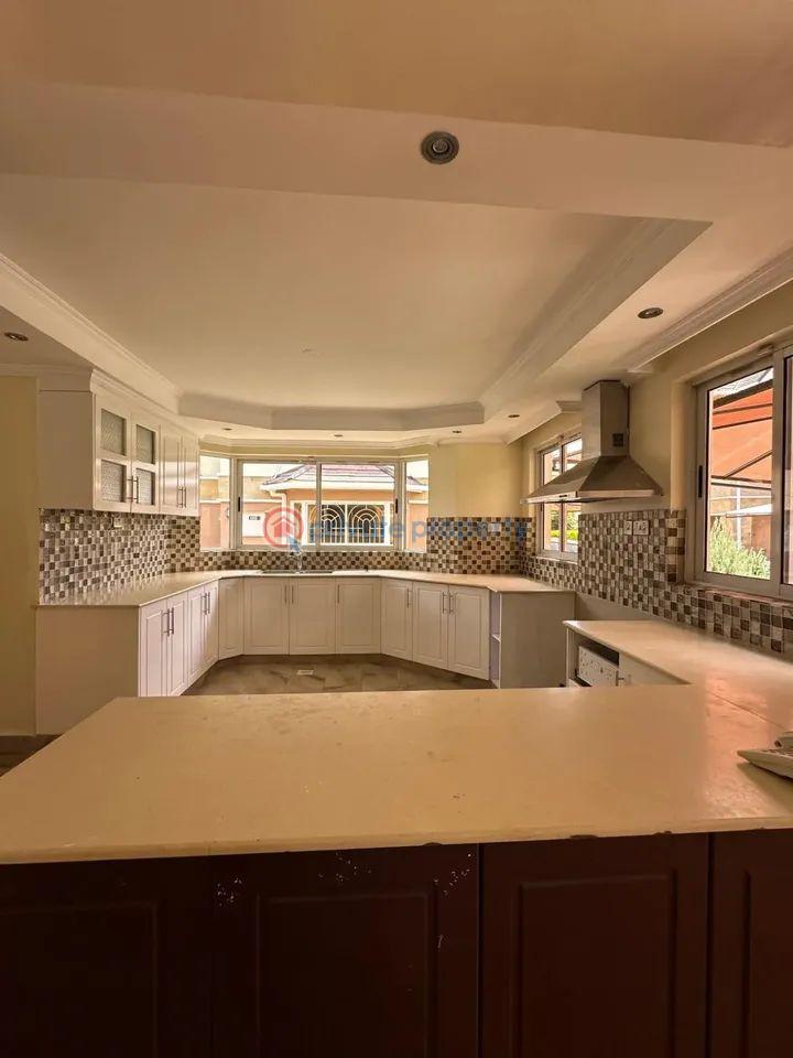 5 bedroom Townhouse For Sale Lavington Nairobi - 4