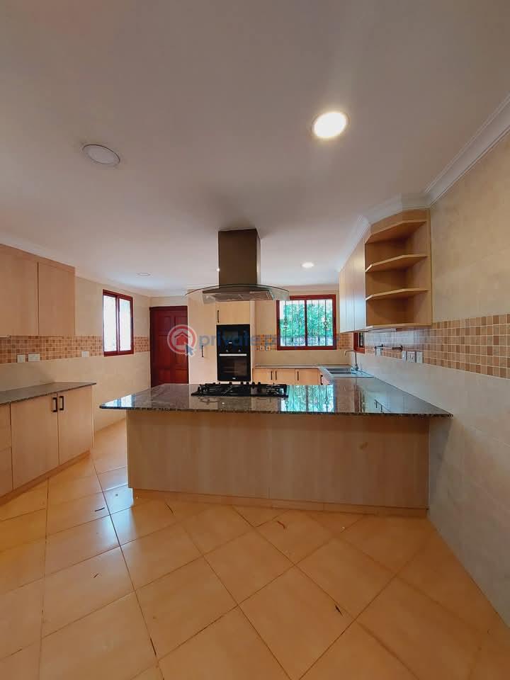 5 bedroom Townhouse For Rent Spring Valley Nairobi - 22