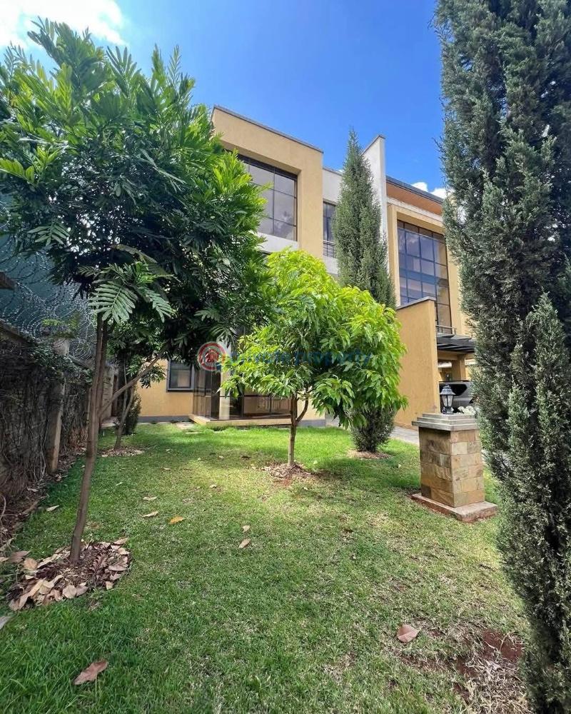 5 bedroom Townhouse For Sale Lavington Nairobi - 1