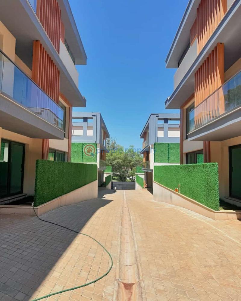 5 bedroom Townhouse For Sale Off Convent Drive Lavington Nairobi - 14