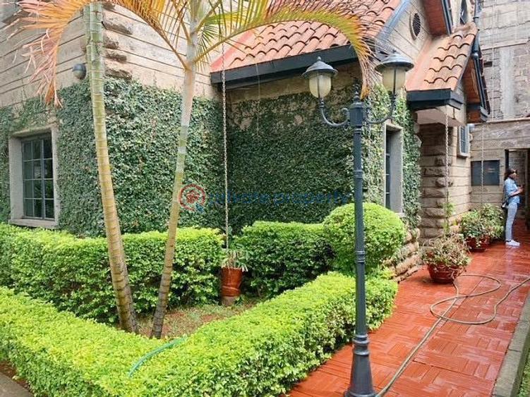 5 bedroom House For Sale Off Oloitoktok Road Kileleshwa Nairobi - 1