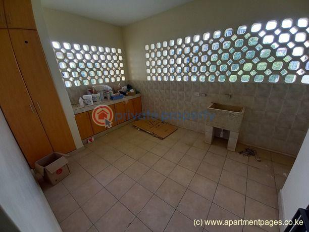 3 bedroom Apartment For Sale Near Kileleshwa Police Station. Nairobi - 14