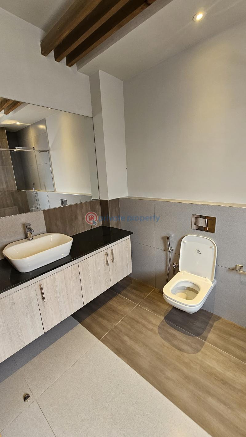 4 bedroom Apartment For Sale Near Kileleshwa Police Station. Nairobi - 11