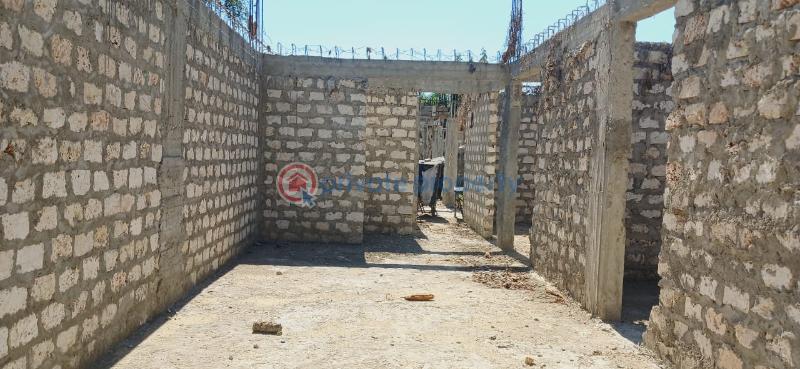 2 bedroom Block of Flats For Sale mtambo Road Bamburi Mombasa - 3