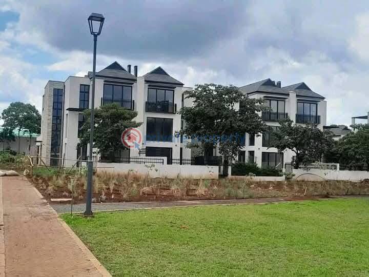 5 bedroom Townhouse For Sale Runda Spring Valley Nairobi - 2