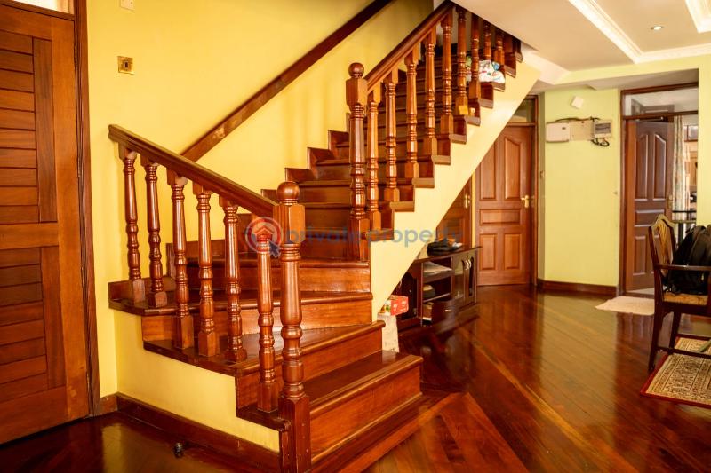 5 bedroom Townhouse For Sale Convent Drive Near Lavington Green Shopping Mall. Nairobi - 5