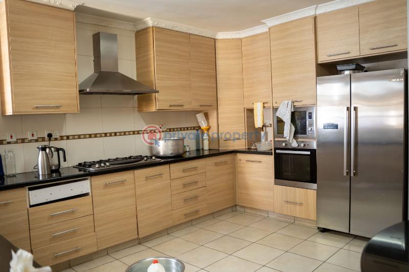 5 bedroom Townhouse For Sale Convent Drive Near Lavington Green Shopping Mall. Nairobi - 4